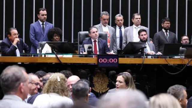 Câmara aprova medida que anistia motoristas após protestos