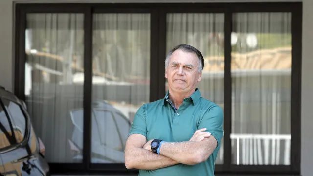 Bolsonaro chega a fim do prazo da prisão domiciliar mais isolado e com dúvida sobre Moraes