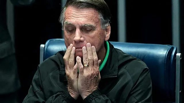 Defesa de Bolsonaro confirma solicitação de conserto em arma