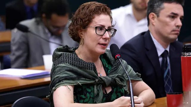 Justiça da Itália barra extradição de Carla Zambelli, novas críticas surgem
