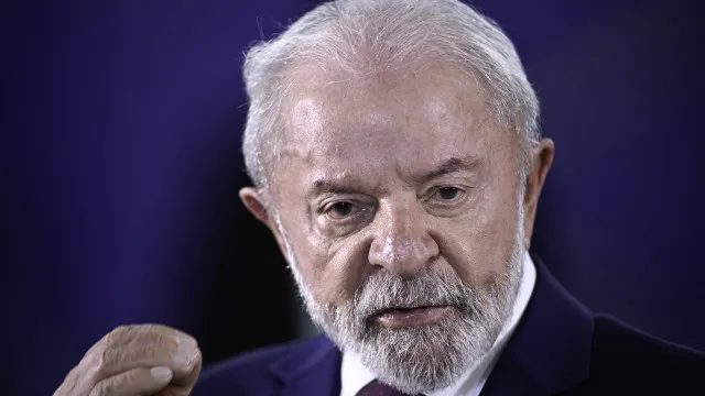 Lula anuncia programa para combater roubo de celulares e devolução postal