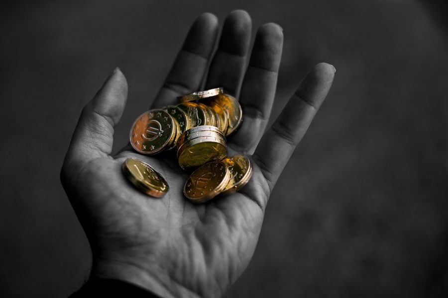 Dólar cai a R$ 5,13, e bolsa recua em dia de ajuste no mercado