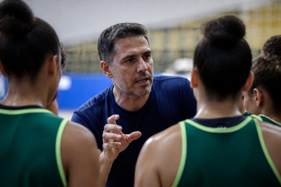 Léo Figueiró é o novo técnico da seleção feminina de basquete