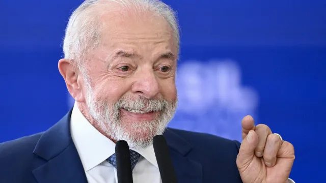 Lula critica Flávio por sugerir a Trump tarifar Brasil após eleição