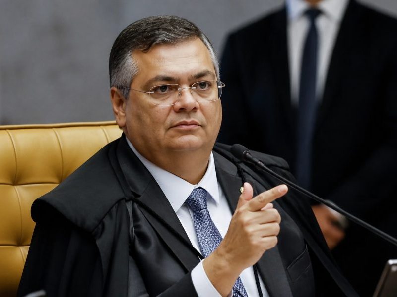 Ministro Flávio Dino ordena bloqueio de R$ 6,1 milhões de Eduardo Cunha