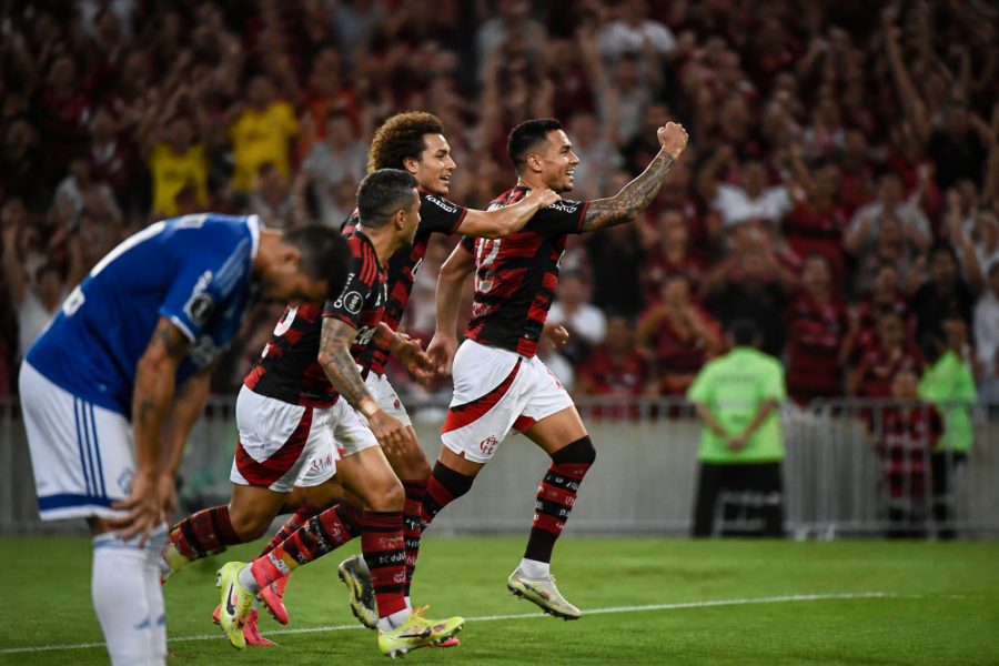 Flamengo avança às quartas da Libertadores ao vencer Cruzeiro